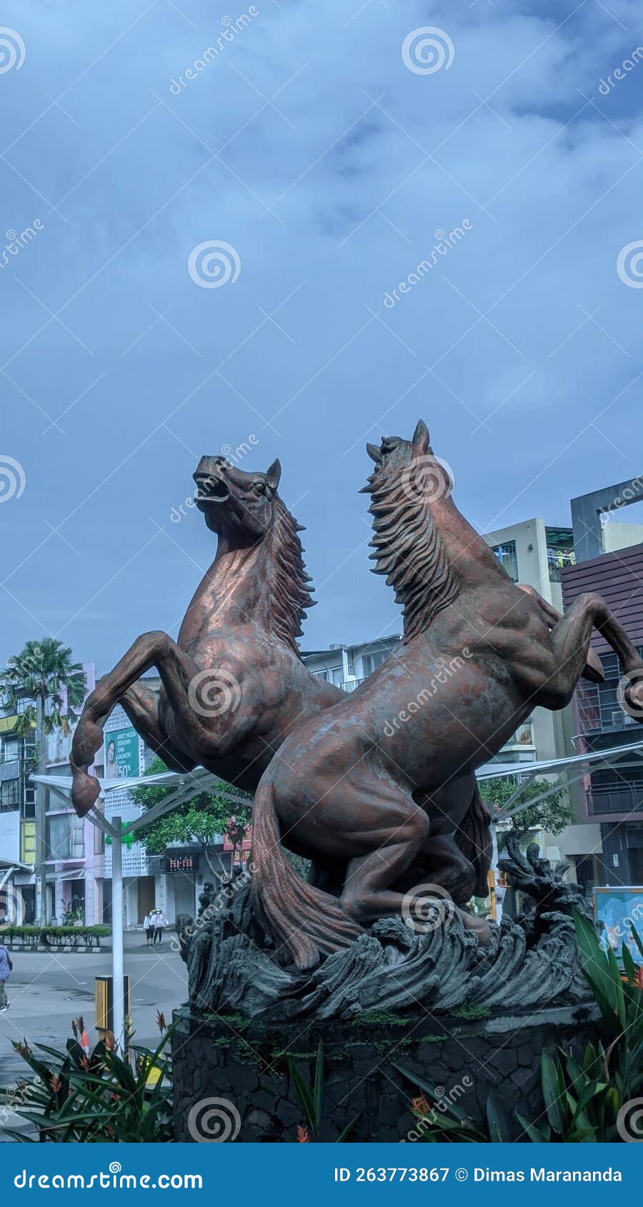 Twin horses statue editorial photography. Image of twin 263773867