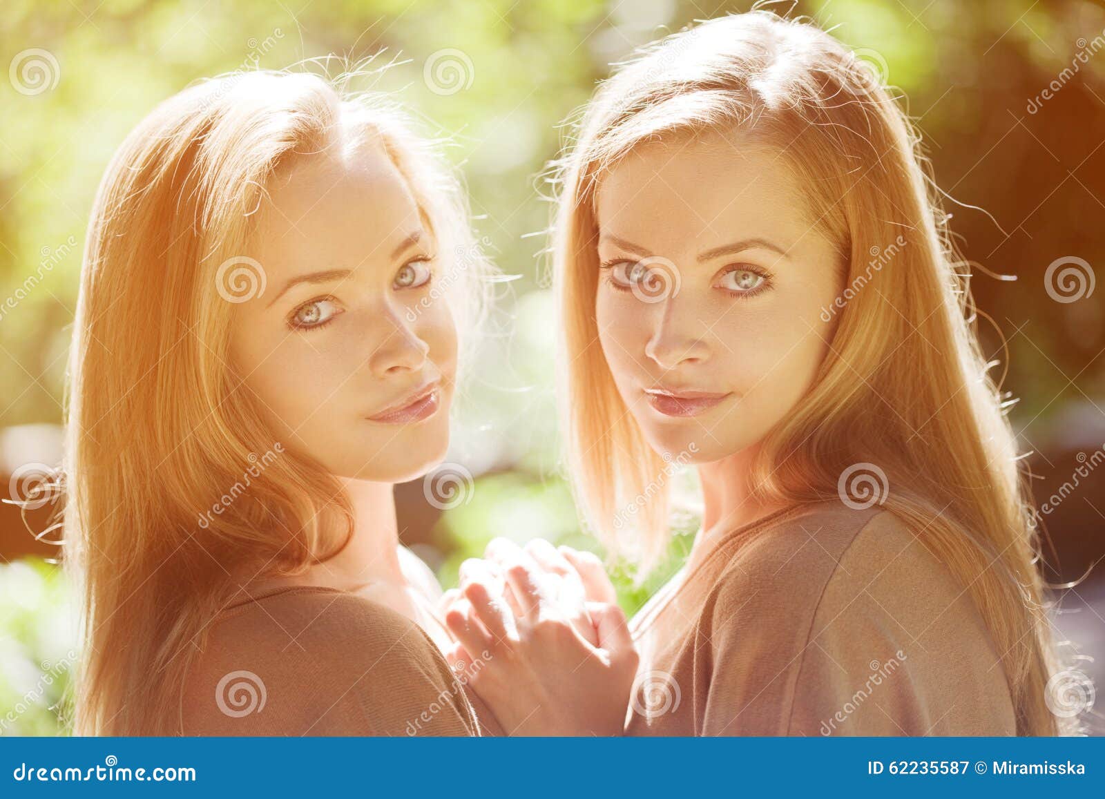 Twins A Group Of Young Beautiful Girls Two Women Face Close Up Trendy Stylish Sisters Royalty