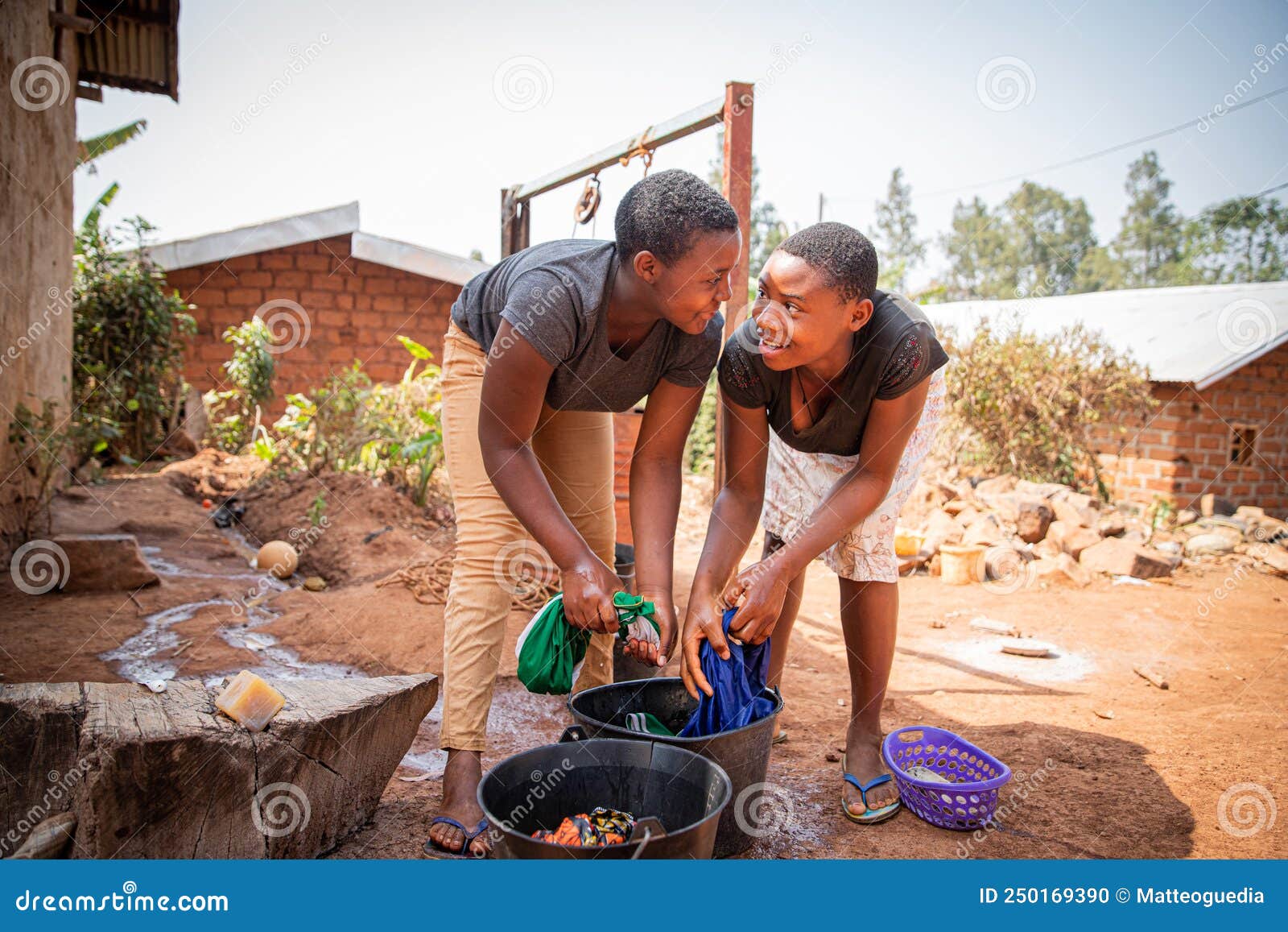 Kids Washing Clothes kids-washing-clothes