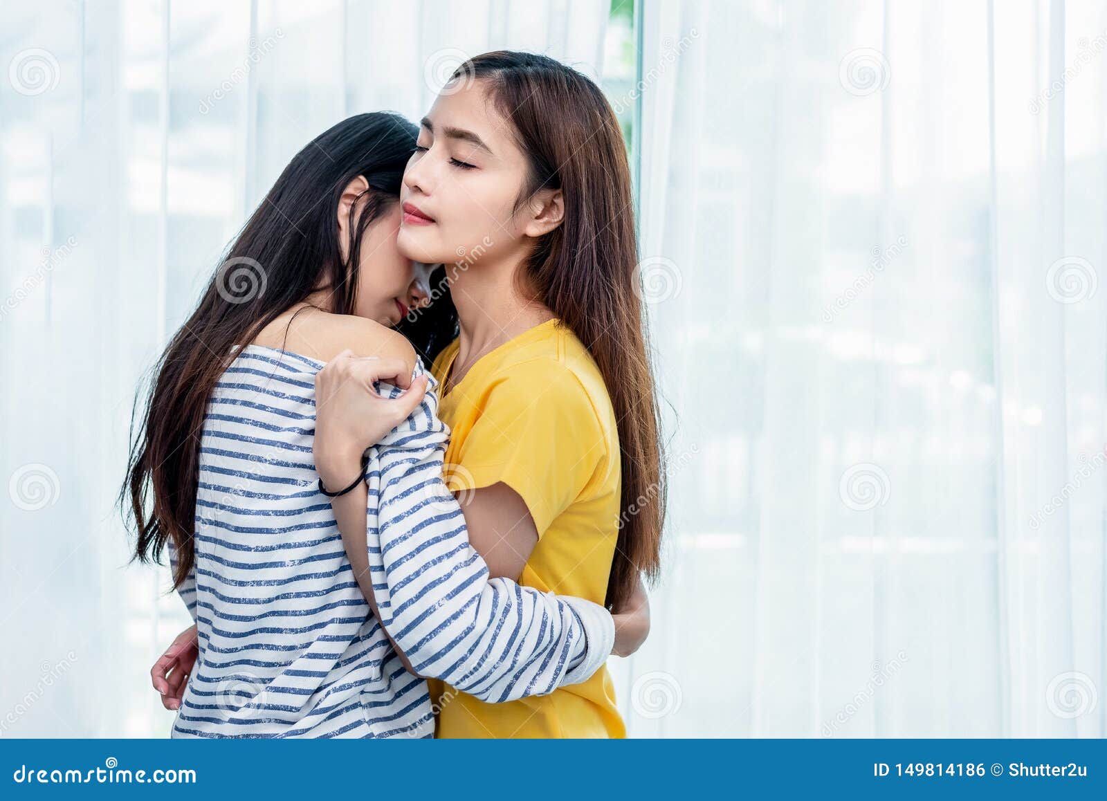 Asian Lesbian Kissing