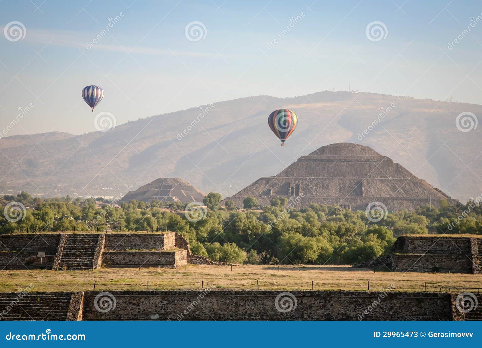 balloons over teotihuacan