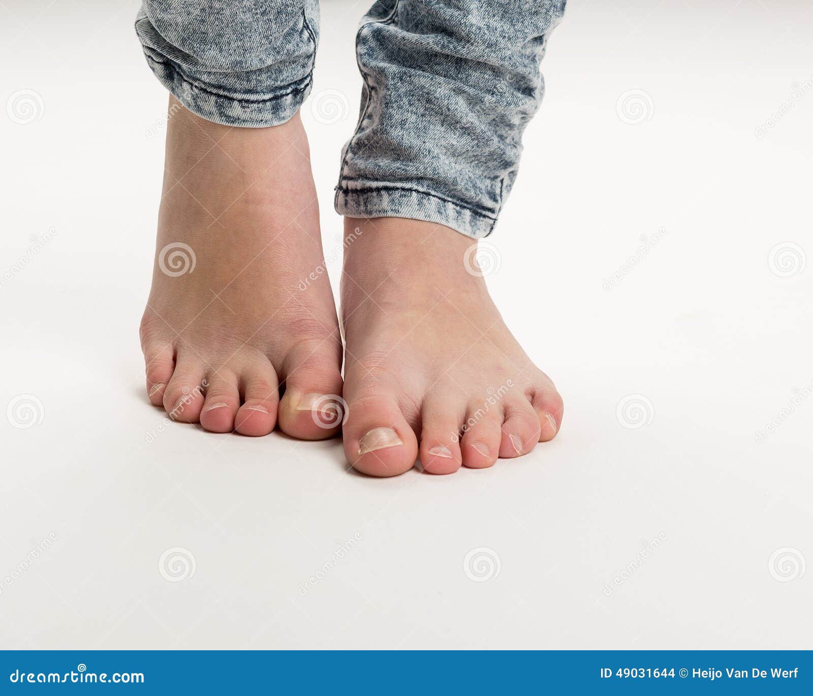 girl hands down pants white girl feet nude