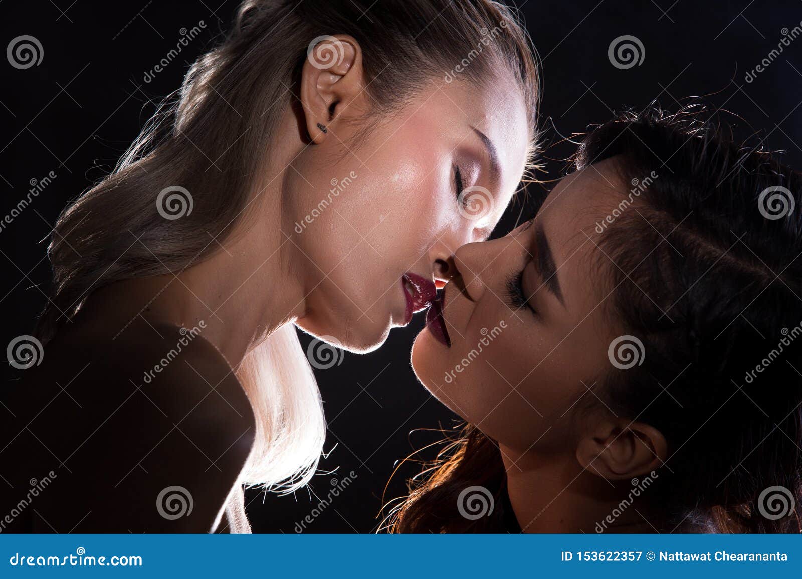 Asian Lesbian Kissing