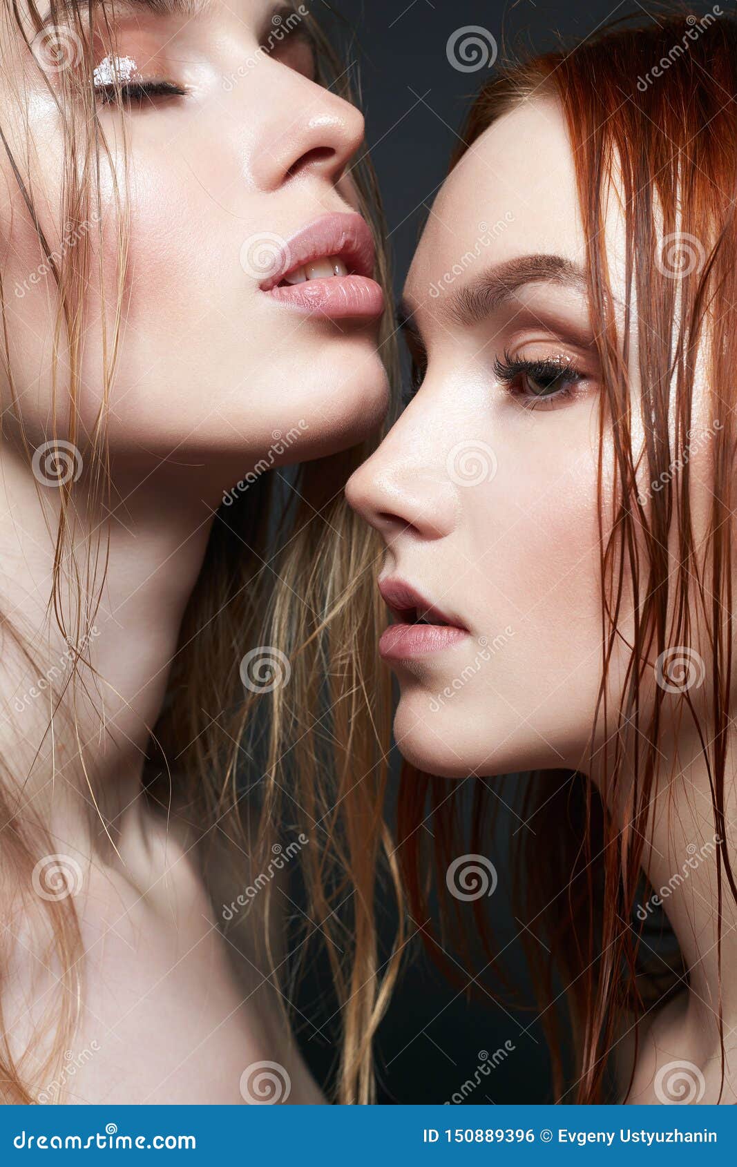 Girls Kising Girl