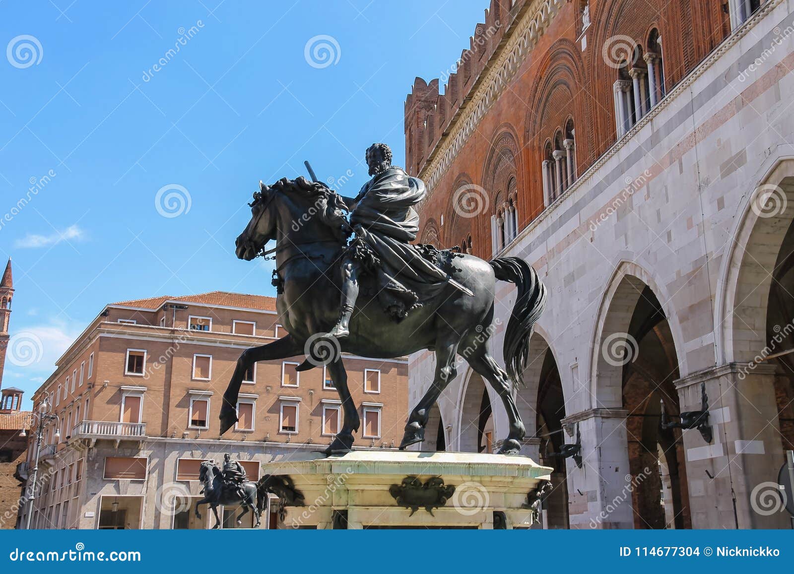 two bronze equestrian statues of alessandro farnese