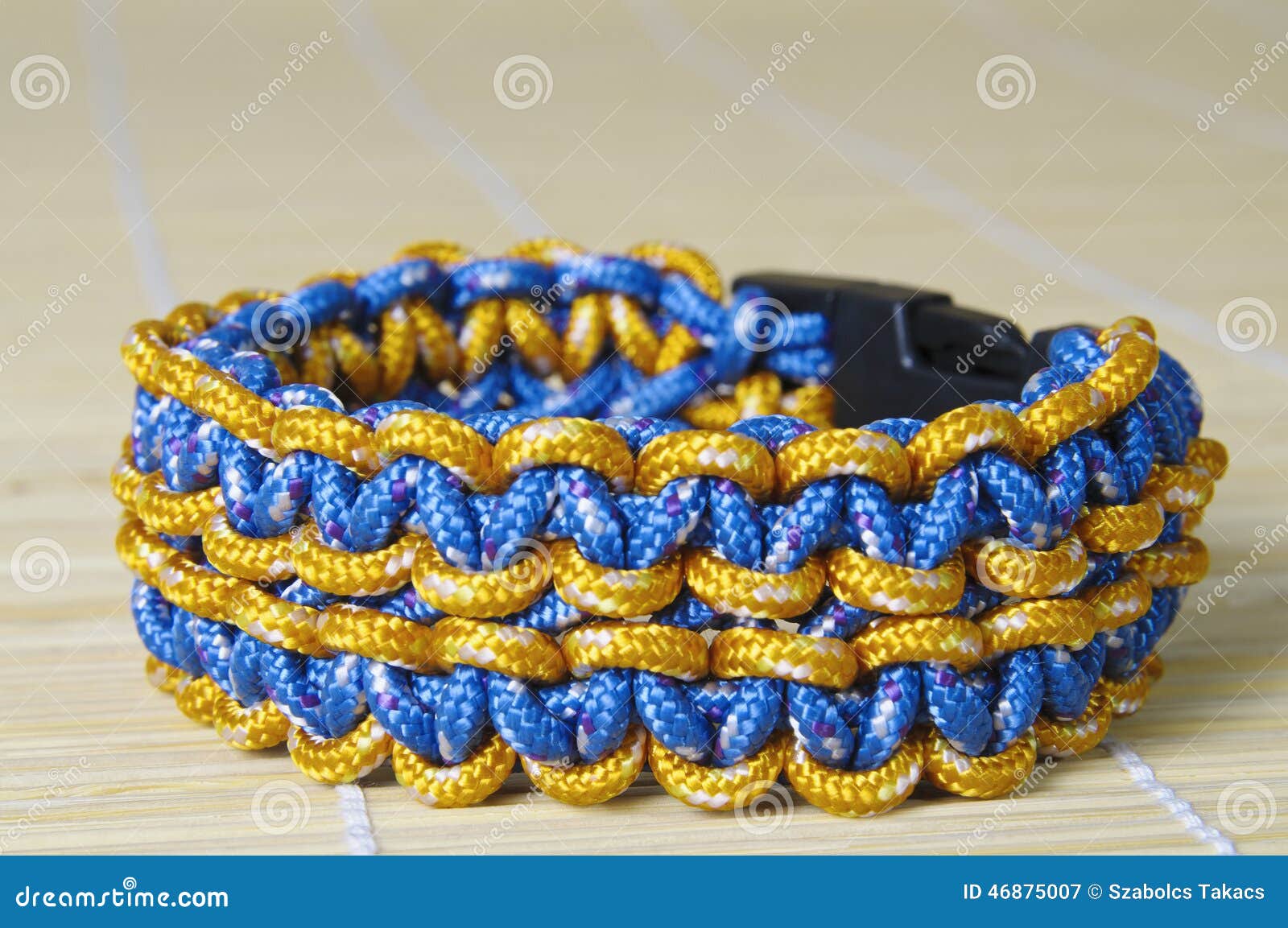 Two Color Paracord Macro Bracelet Stock Image - Image of rope, handicraft:  46875007