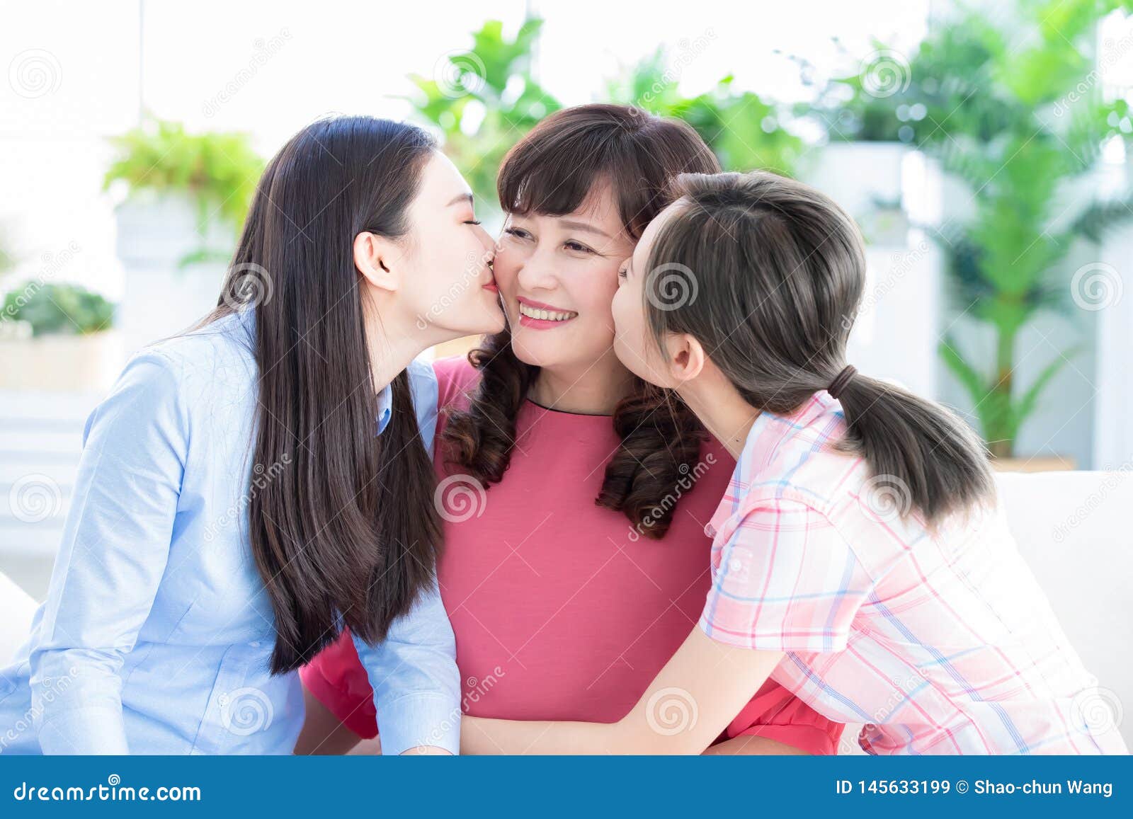 Mom Kiss