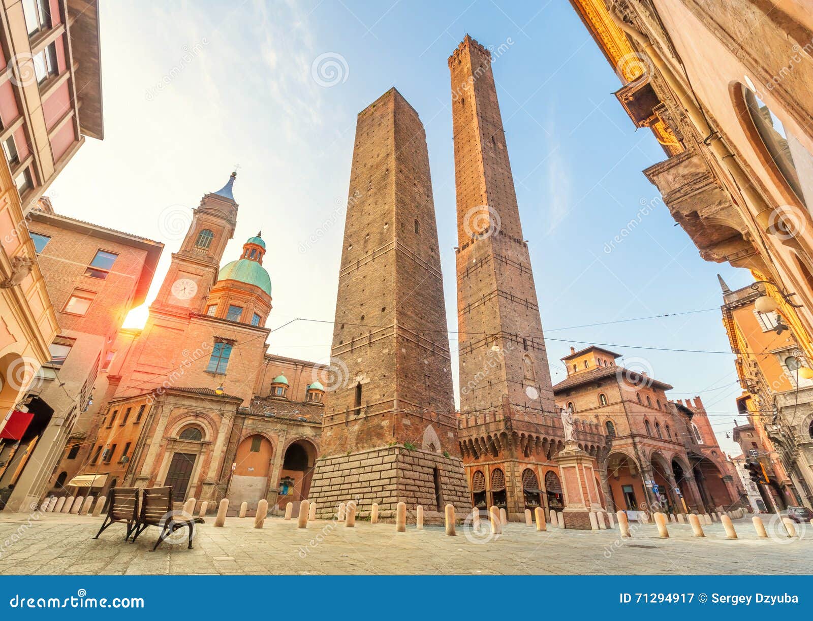 two famous falling towers of bologna