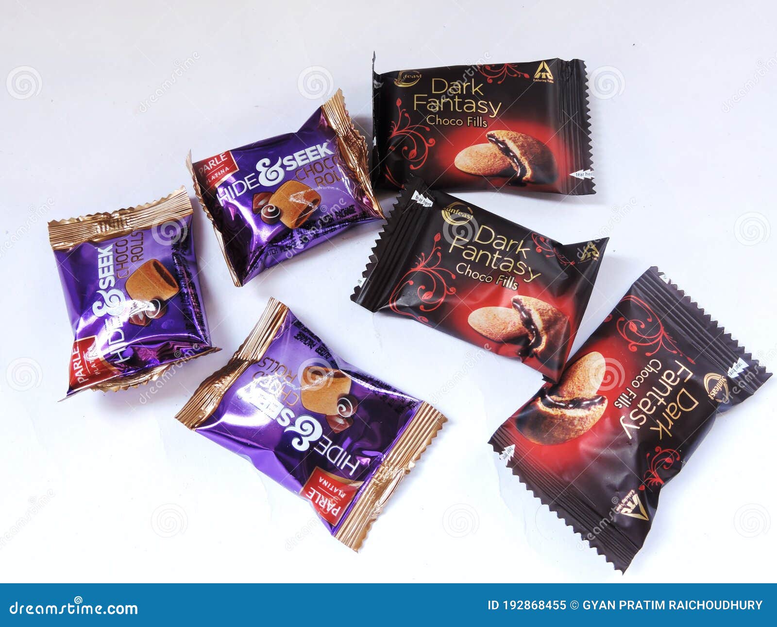 Hide And Seek Choco Rolls Vs Dark Fantasy Choco Fills Editorial Image Image Of Competition Consumption