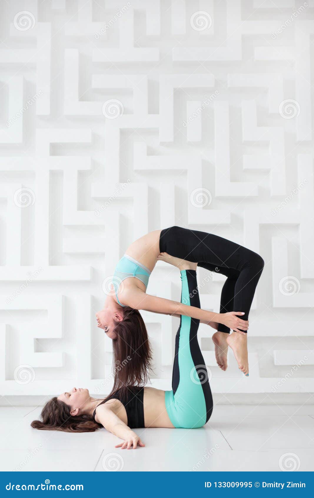 Best Acro Yoga Asanas and It's Benefits