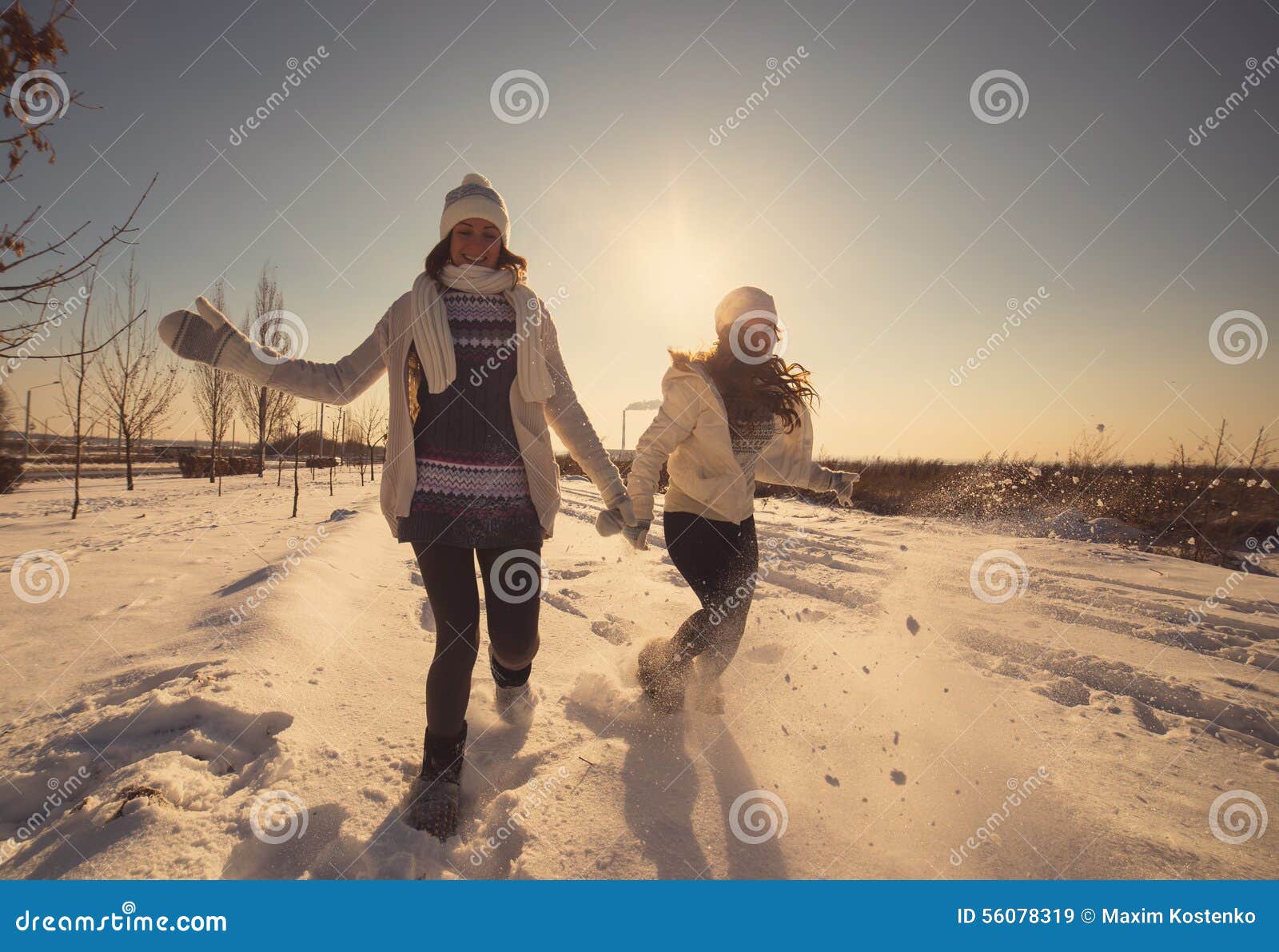 nude girlfriends in snow