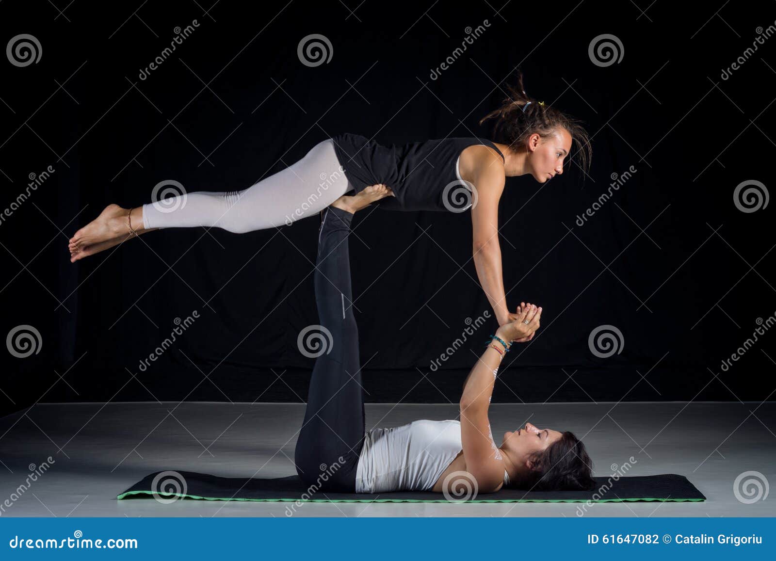 Partner Yoga | Two Person Yoga | Santorini Greece | Acro Yoga | Beginner  Teen Yoga Challenge - YouTube
