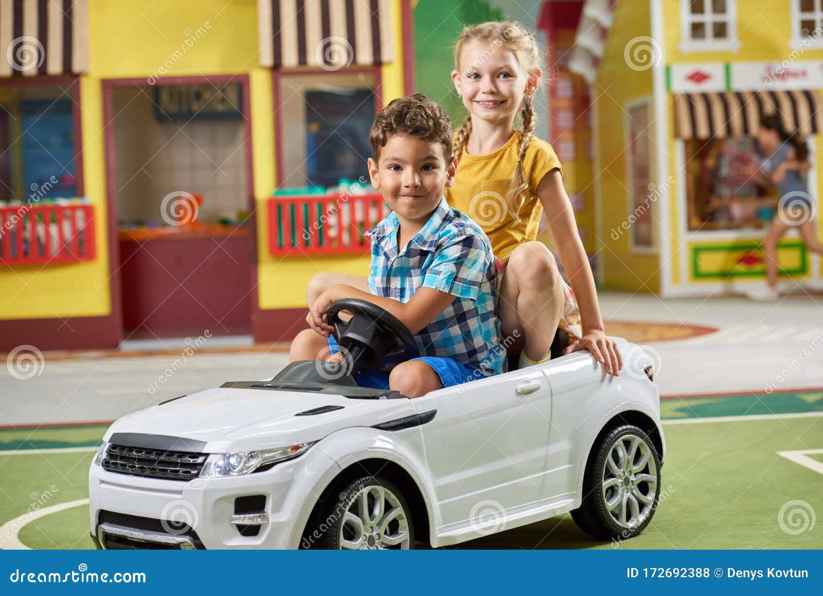 childrens sit in toy cars