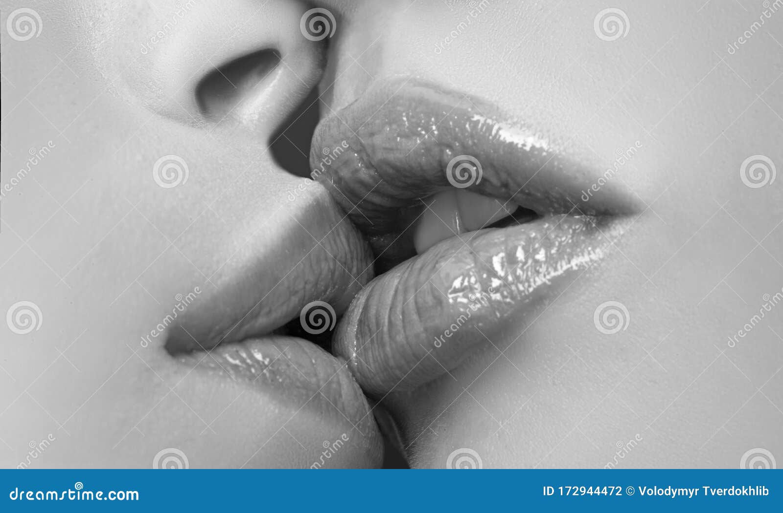 Lesbian Tongue Kissing