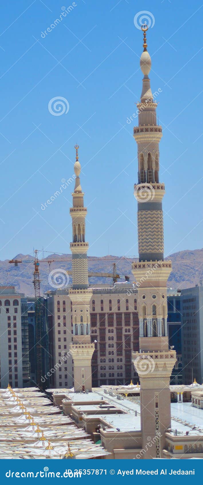two minarets in nabawi mosque