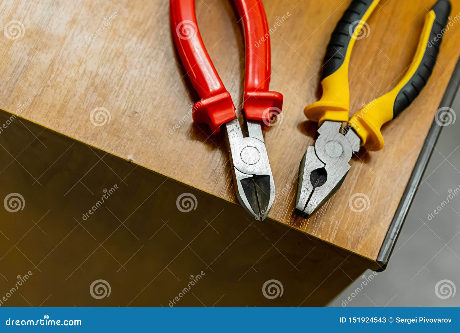 Two Nippers Red Black Yellow Plastic Knobs Work with Electricity