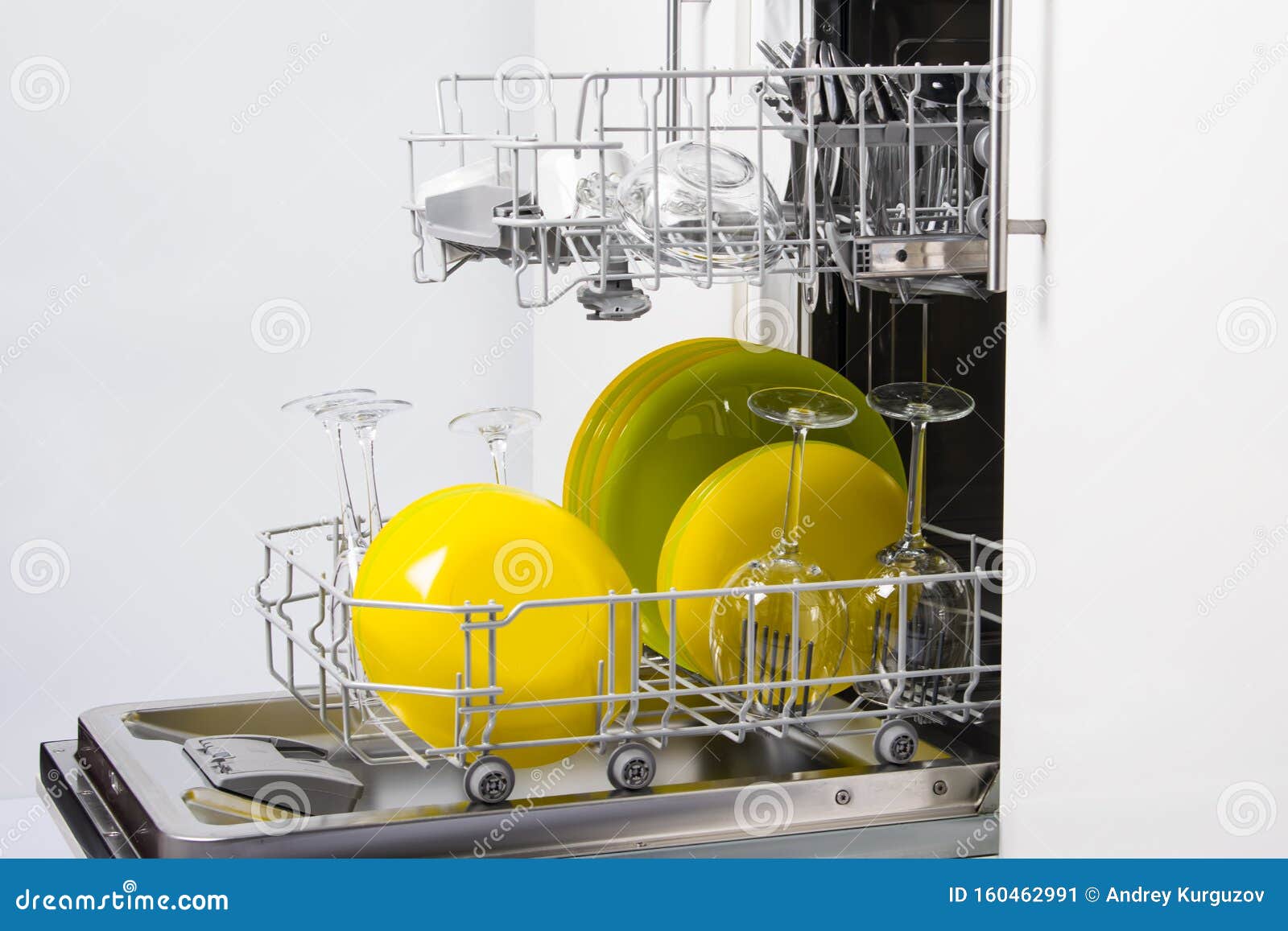 Two Open Loading Nets with Clean Plates, Cups and Glasses, after