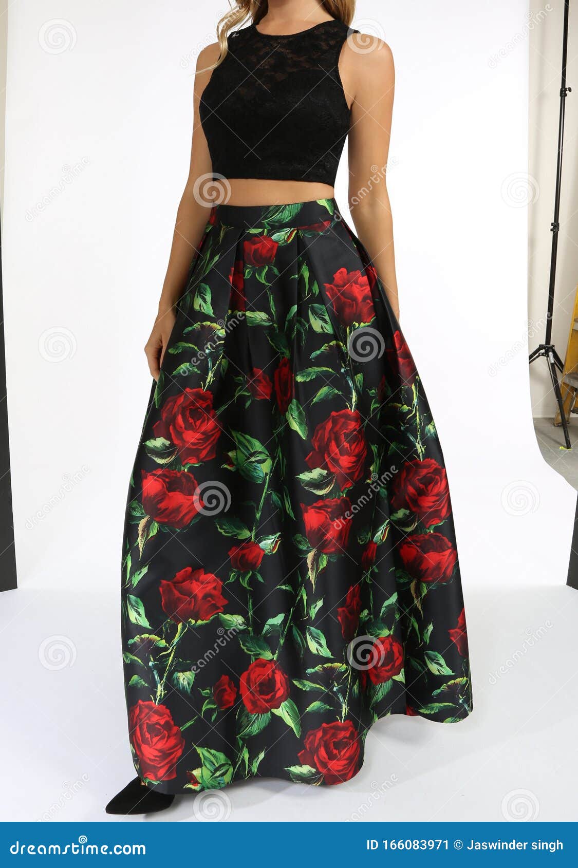 Two-Piece Sleeveless Lace Crop Top and Printed Long Skirt Dress ...