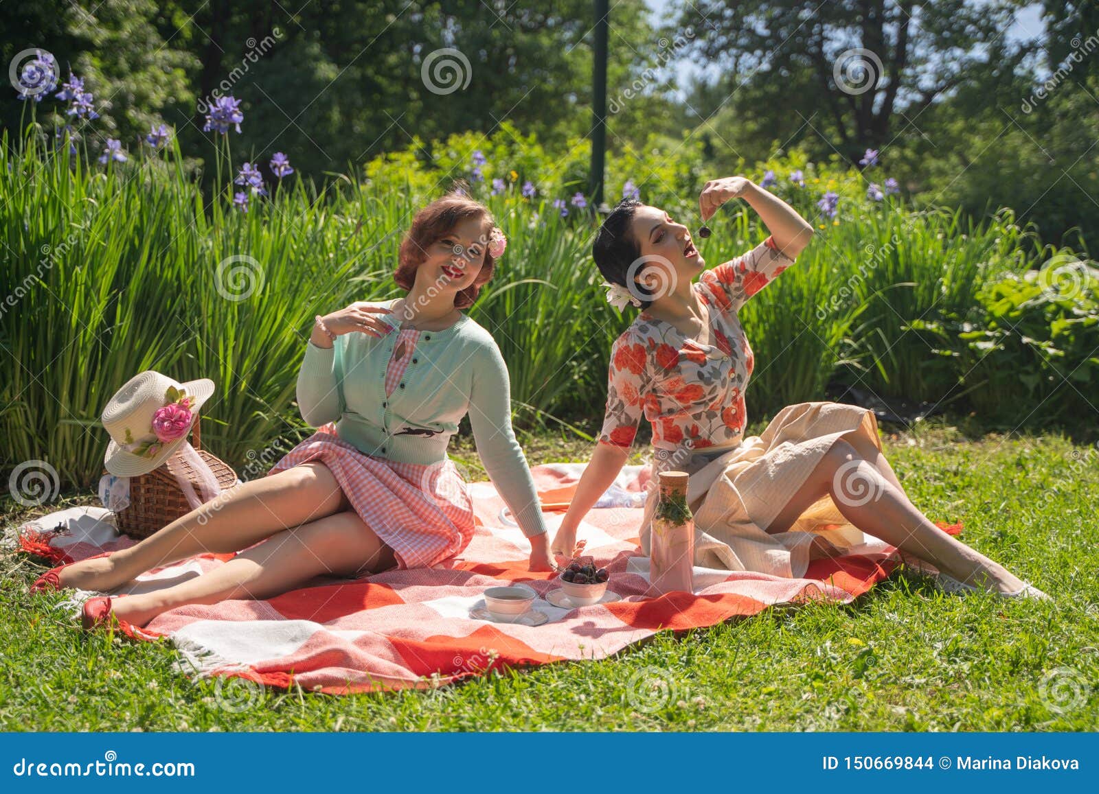 Hawt woman in public park