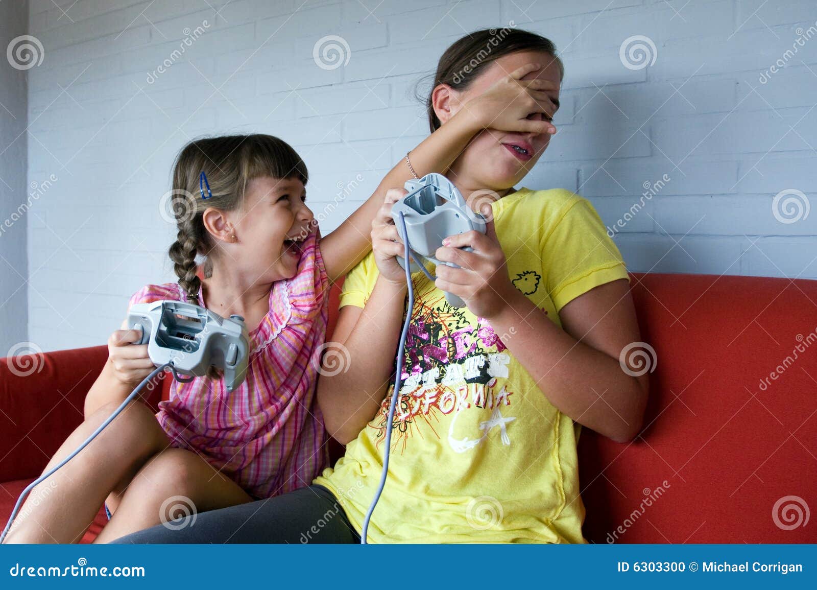 free download yellow shirt vector t Playing Photo  Sisters Two Stock Games Video 6303300 Image: