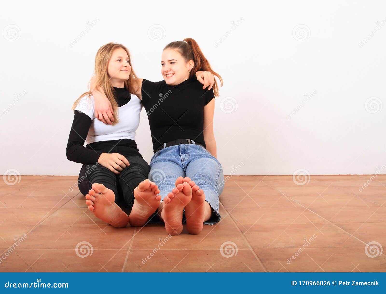 Barefoot Teen Girls