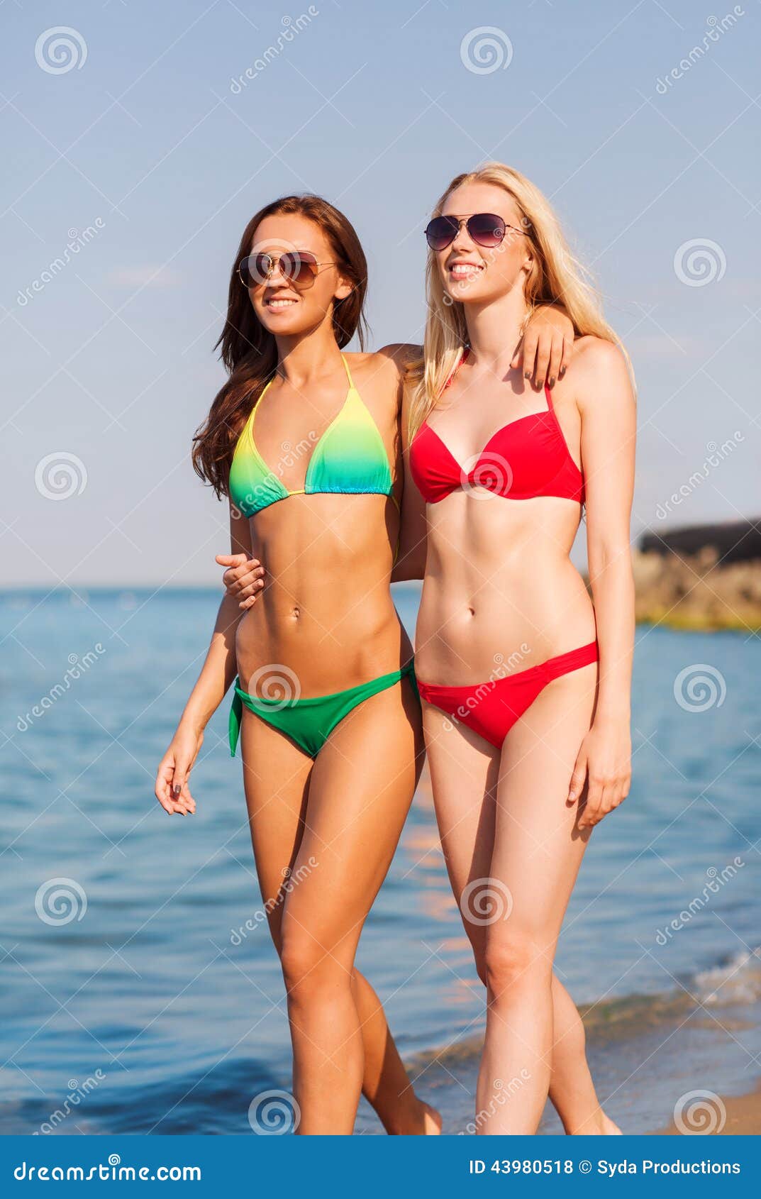 2,540 Girls Sunbathing Young Stock Photos photo