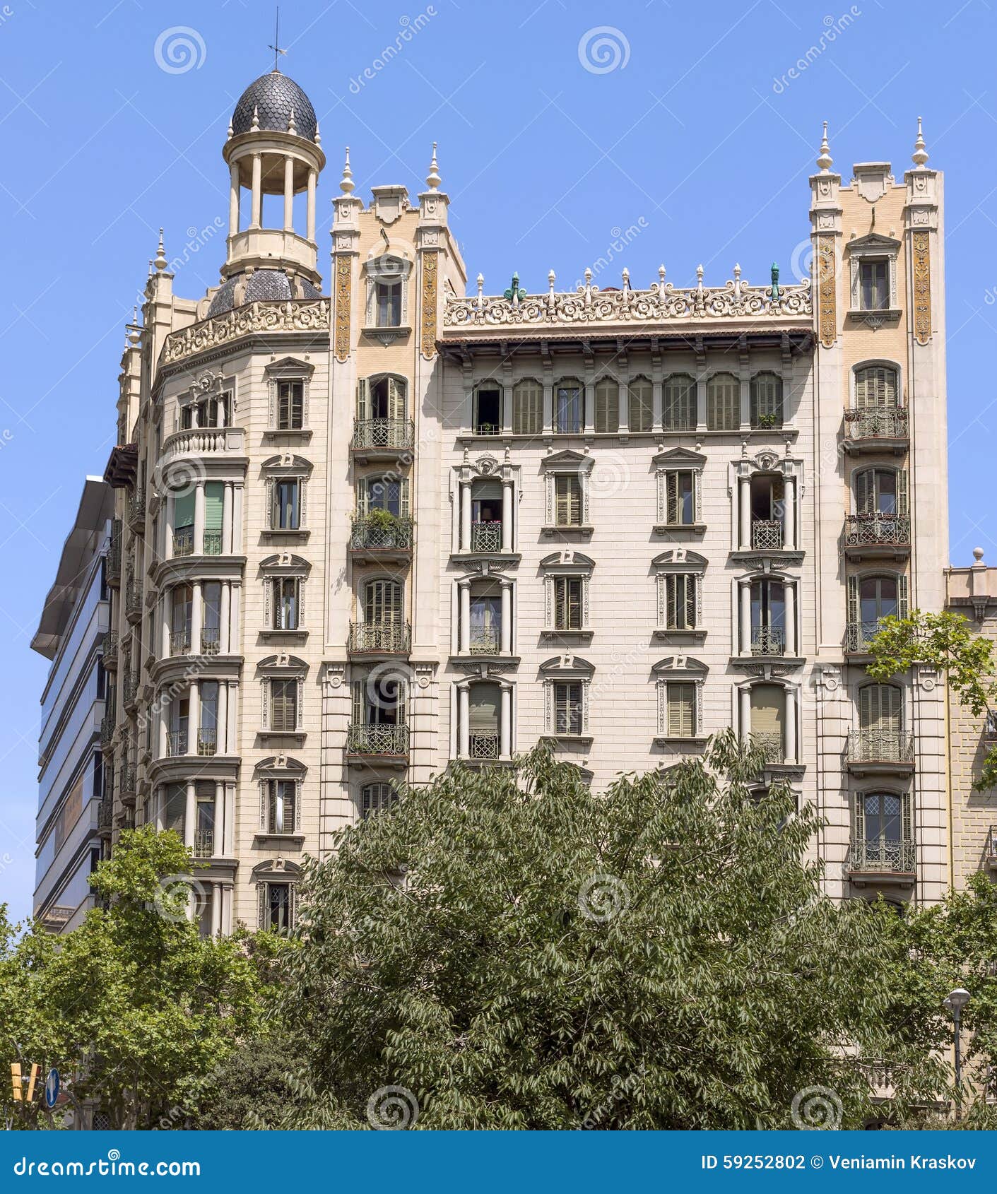 Typical Architecture of Barcelona Editorial Photography - Image of city ...