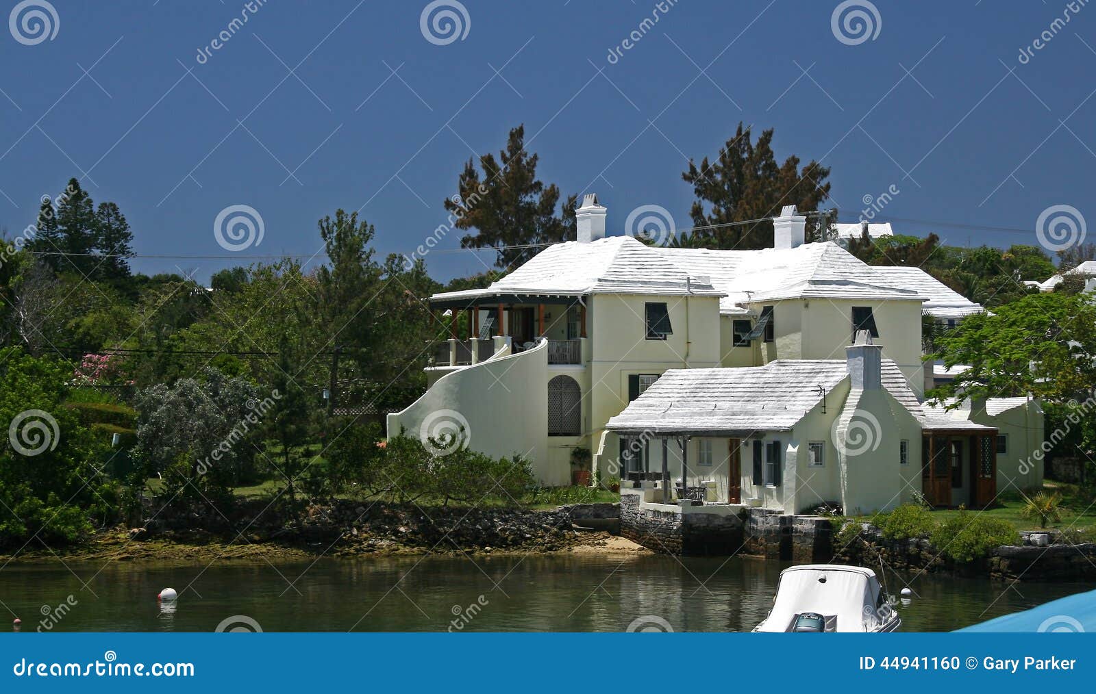 A typical Bermuda Cottage stock photo. Image of beautiful 44941160