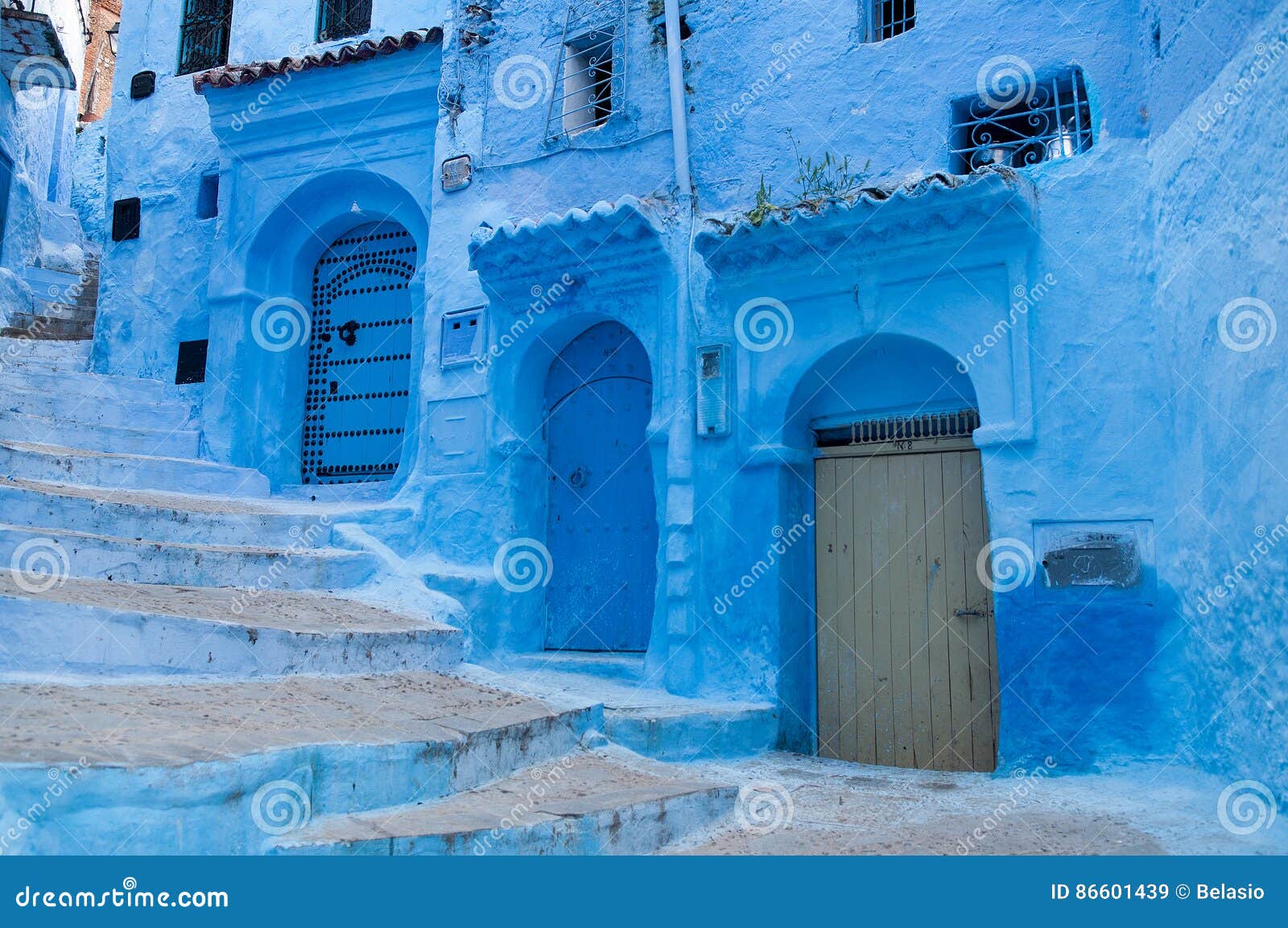 a typical door in the city of chaouen