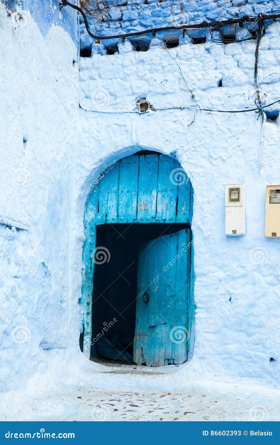 a typical door in the city of chaouen