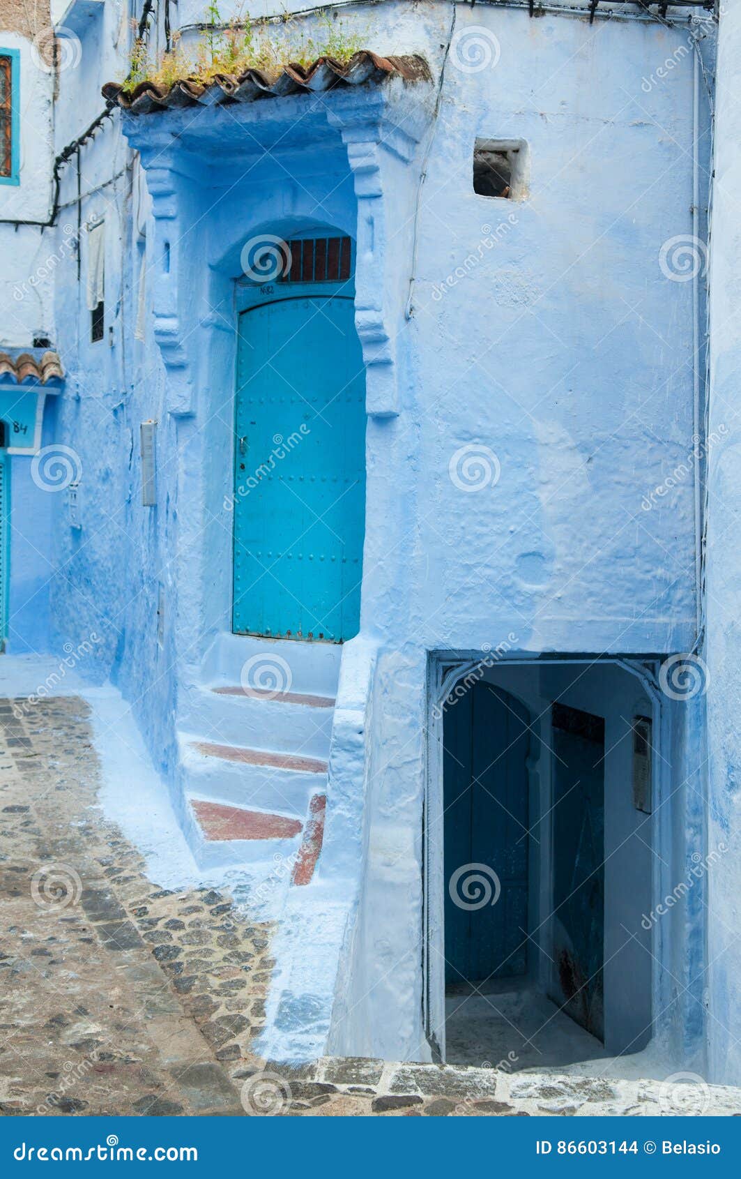 a typical door in the city of chaouen