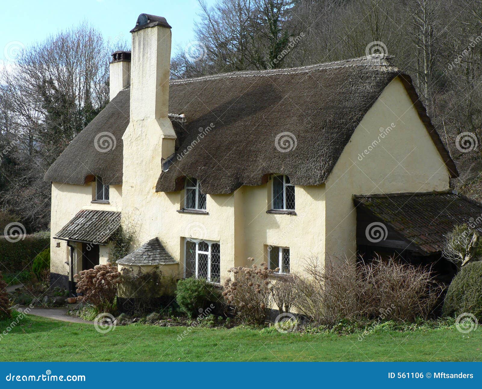 Typical English Thatched Cottage Stock Photo Image Of Somerset