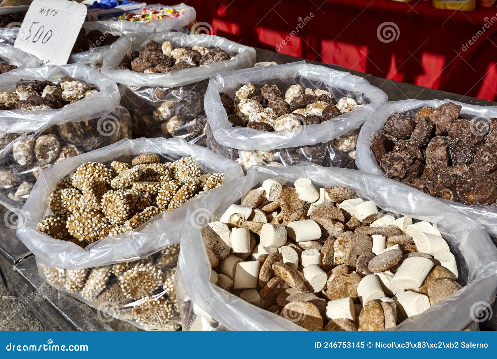 Typisch Sizilianische Kekse Taralli Und Andere Aniseed Kekse Stockbild ...