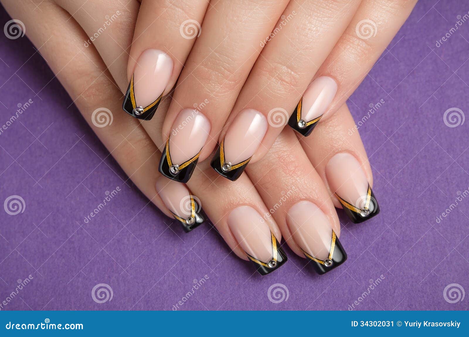 Manicura Francesa Negra Fotos de stock - Fotos libres de regalías de  Dreamstime