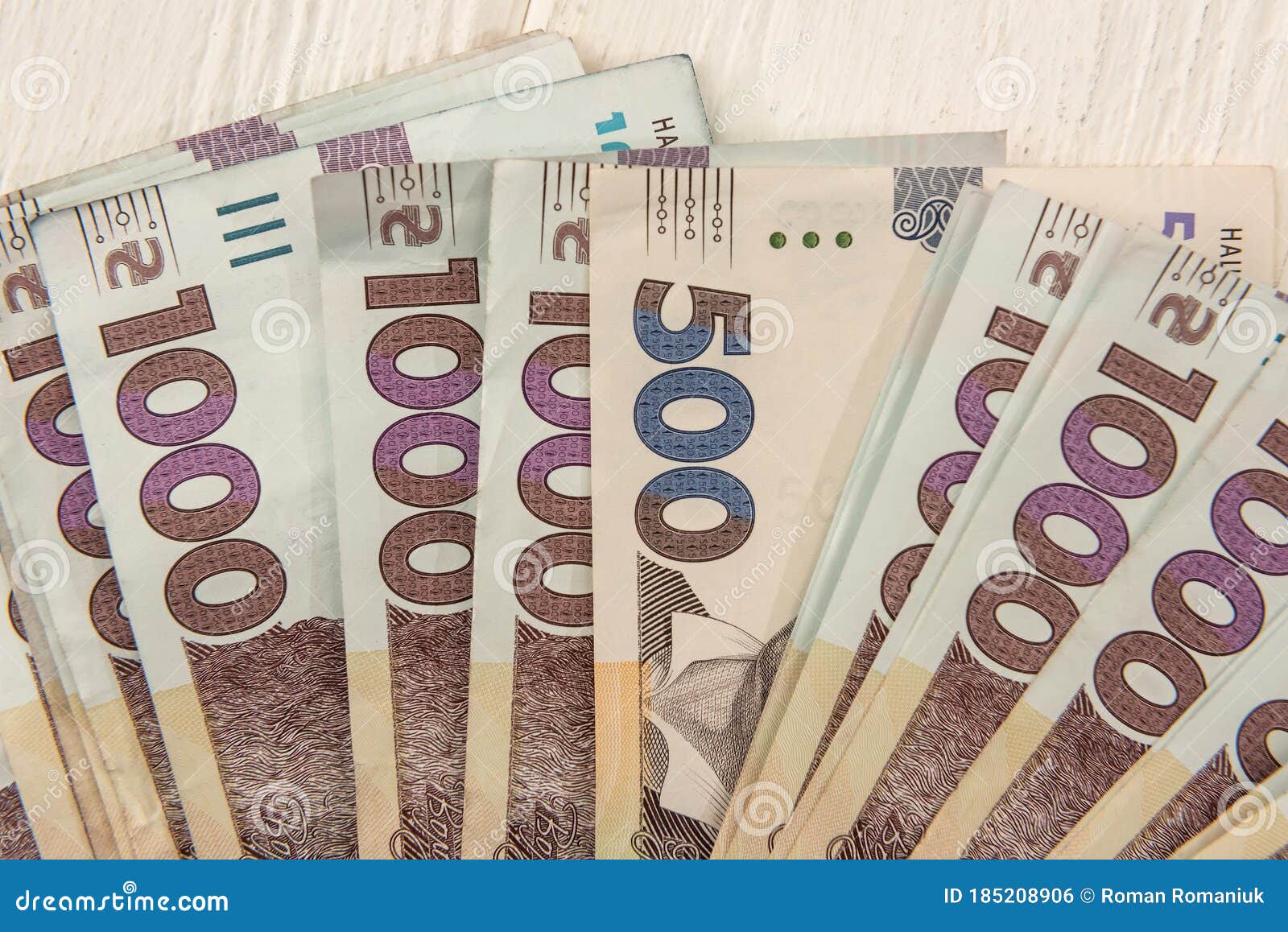 Uah. Achtergrond Van Het Nieuwe Biljet Van 1000 Euro Van Oekraïne. Zelfde En Geldelijke Begrip Stock Foto - Image of economie, vijf: 185208906 Uah. Achtergrond Van Het Nieuwe Biljet Van 1000 Euro Van Oekraïne. Zelfde En Geldelijke Begrip Stock Foto - Image Of Economie, Vijf: 185208906