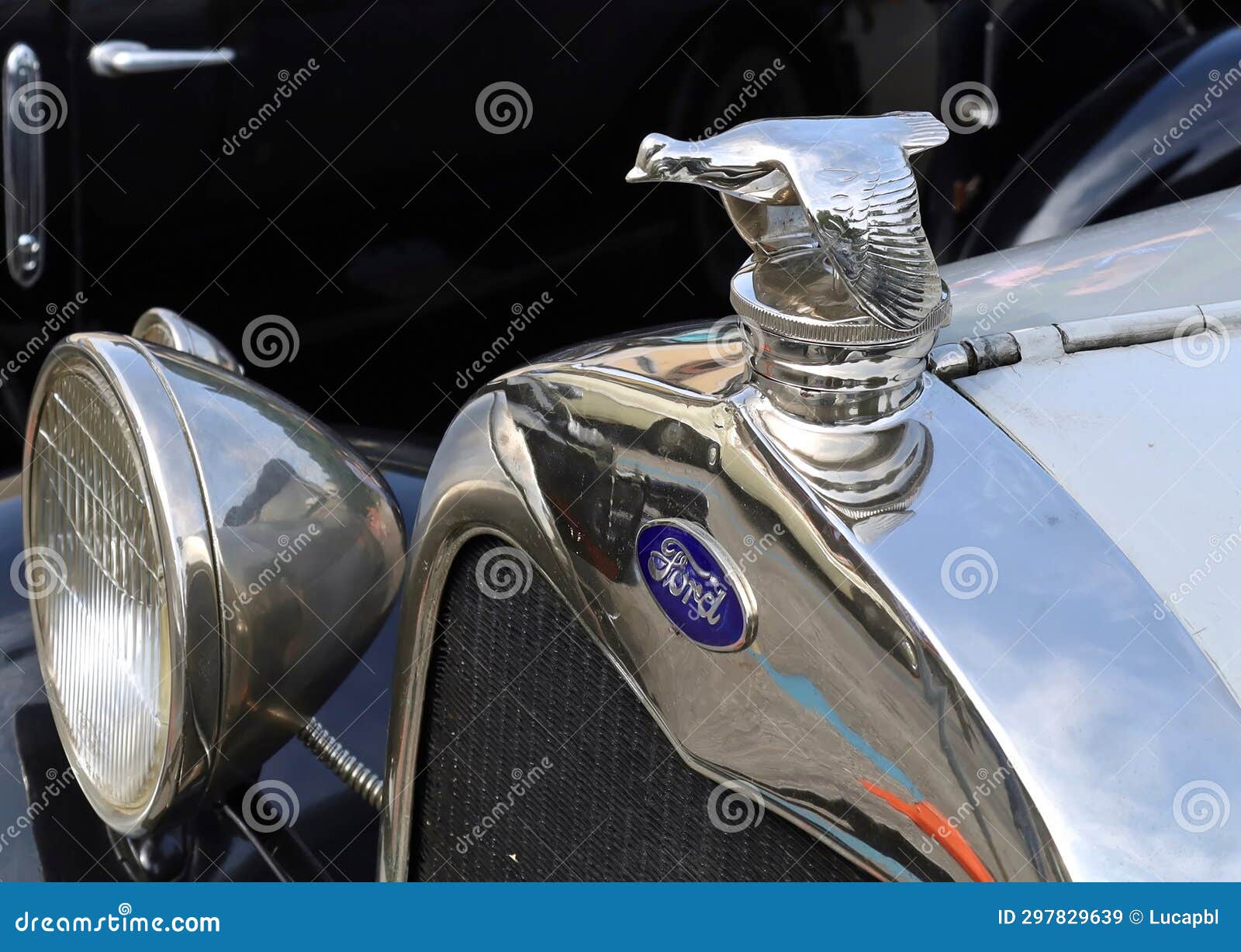 Closeup Of The Vintage American Car Hood Ornament At The Antique Automobile  Association Of Brooklyn Annual Show On June 10, 2012 In Brooklyn, New York,  USA Stock Photo, Picture and Royalty Free