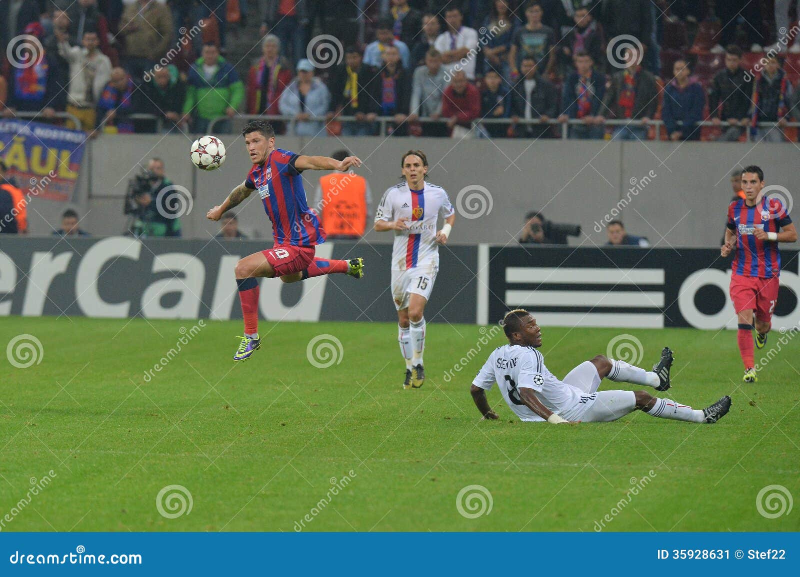 Soccer - UEFA Champions League - Atletico Madrid v Steaua