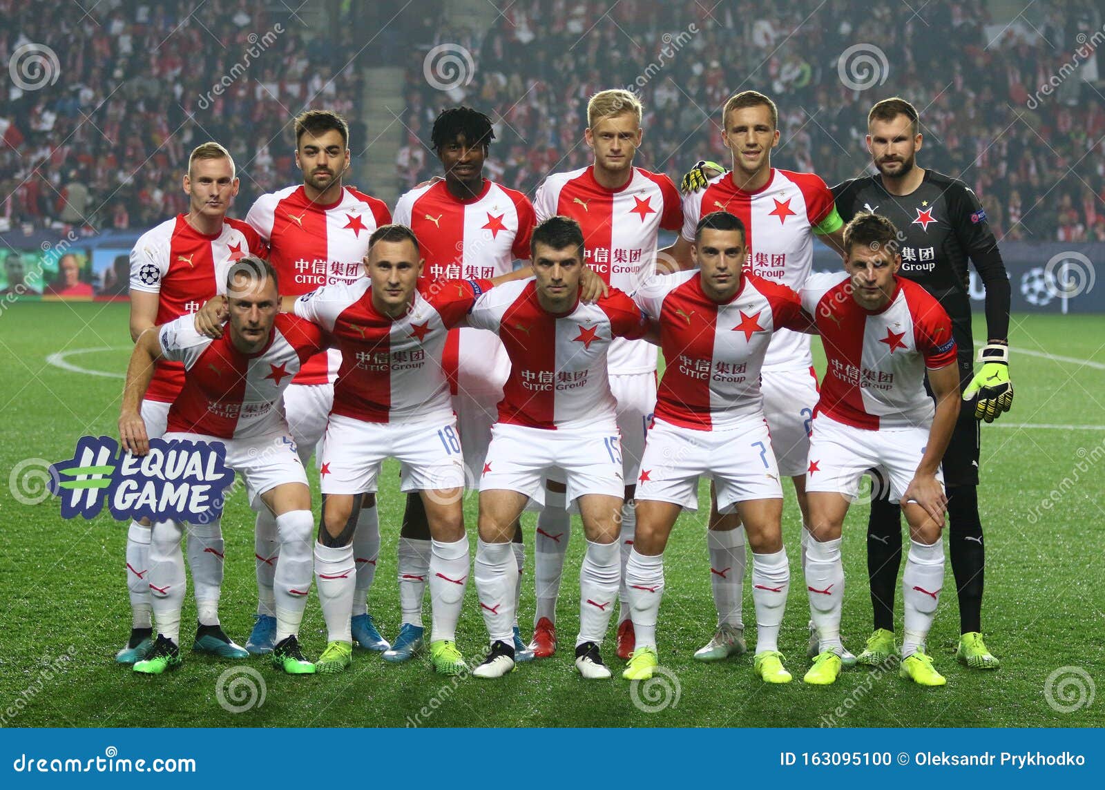 Prague, Czech Republic. 02nd Nov, 2017. Soccer Team of SK Slavia Praha pose  for photographer prior to the UEFA European Soccer League group A 4th round  match between Villarreal and Slavia Prague