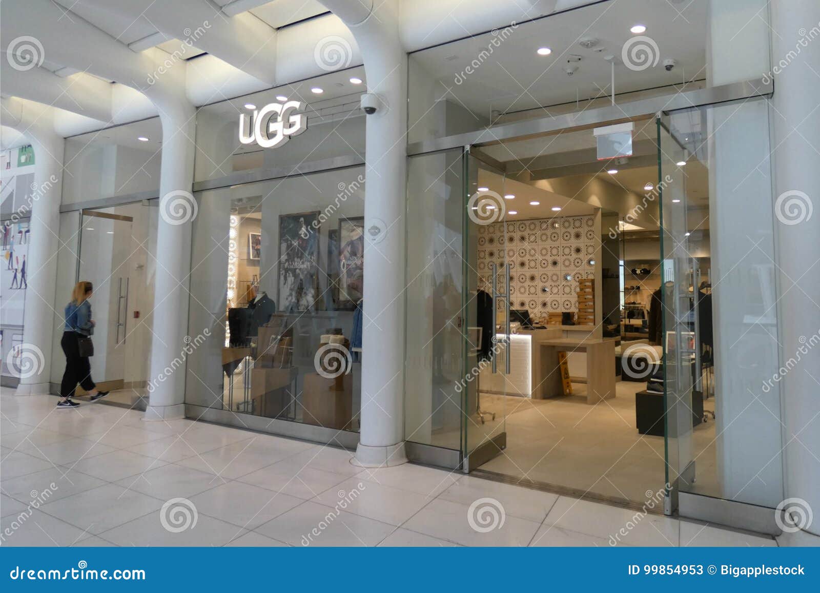 ugg store 14th street