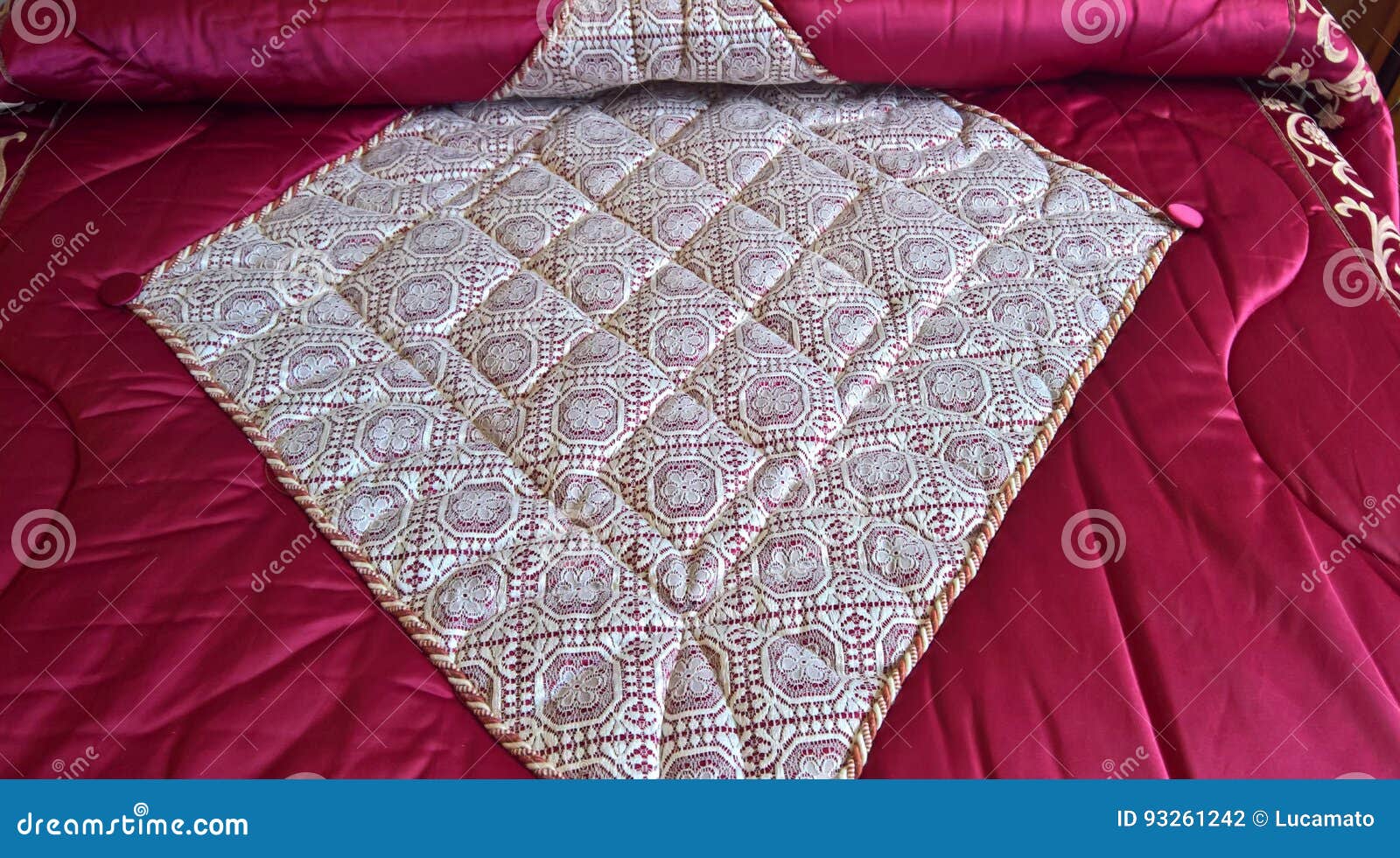 Uitstekende sprei  stock foto  Afbeelding bestaande uit 