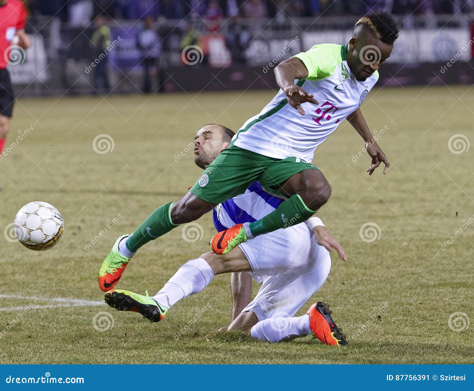 Ujpest FC V Ferencvarosi TC - Hungarian OTP Bank Liga 0-1 Editorial Photo -  Image of ferencvaros, field: 87756391