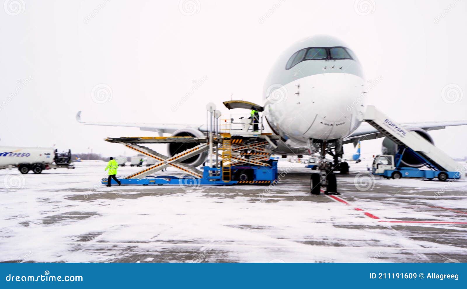 Ukraine, Boryspil - February 12, 2021: Airport in Winter. Aircraft  Maintenance - Baggage Loading. Aerohandling Stock Video - Video of runway,  airplane: 211191609