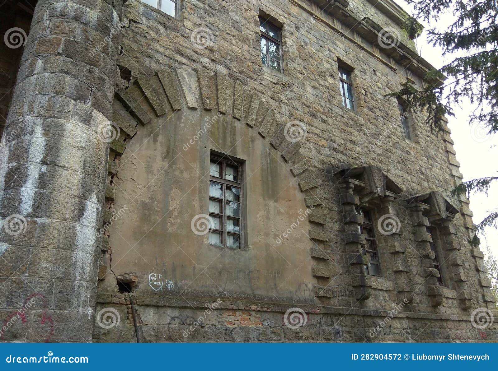 ukraine, khmilnyk, the palace of count xido, the window of the palace on the river side