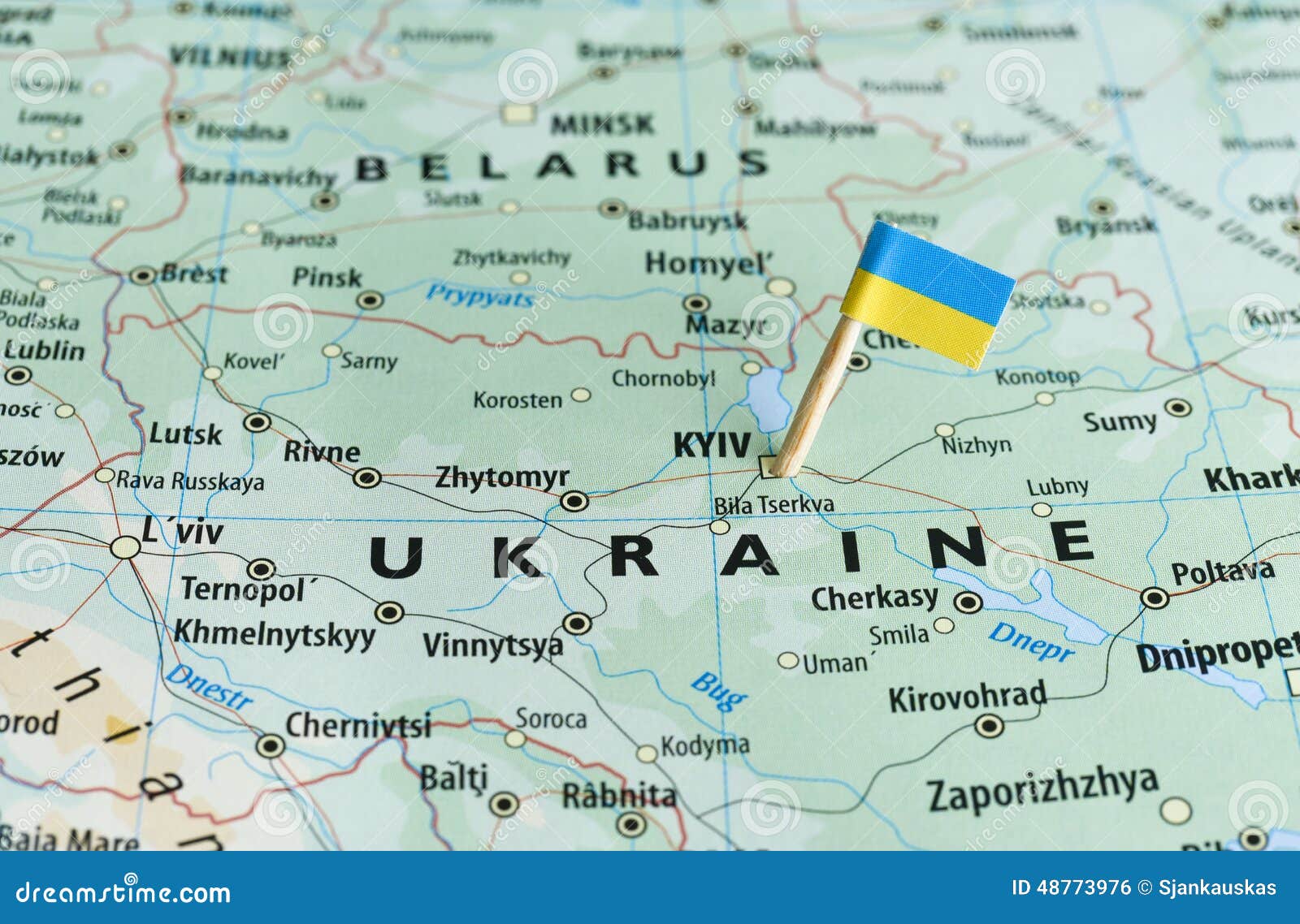 ukraine map flag pin