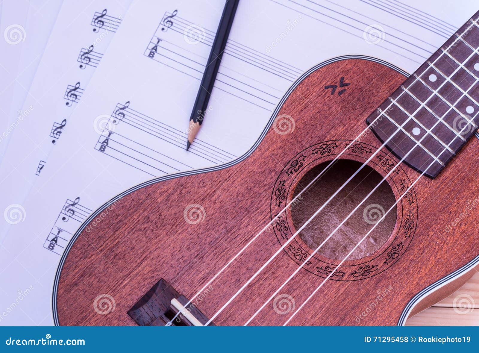 Ukulele photo stock. Image du détail, toujours, classique 71295458