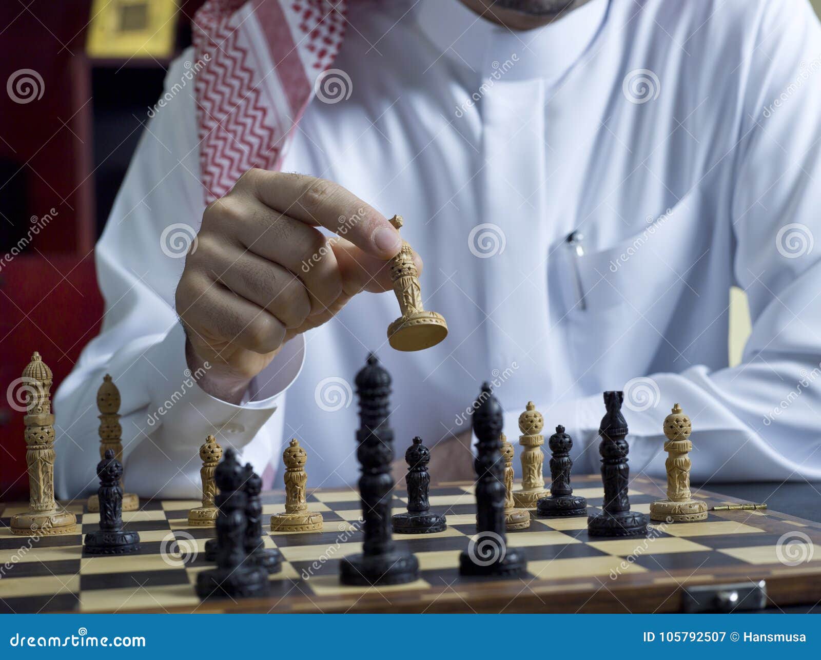 Os Árabes levam o xadrez para a Europa