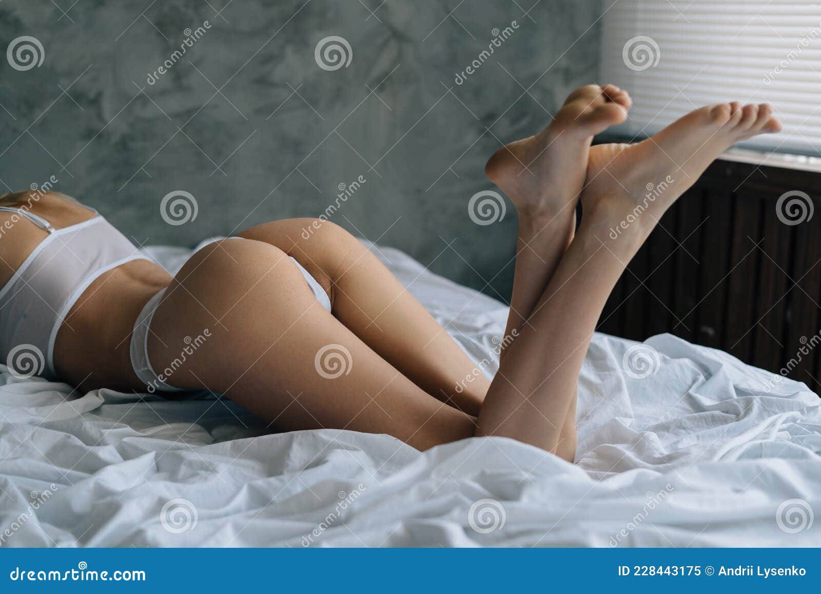 option animation systematic Uma Menina Magra Com Pernas Longas E Em Mulheres Brancas a Lingerie Erótica Está Deitada Na Cama Do Quarto. Corpo Bonito Imagem de Stock - Imagem de quarto, morena: 228443175 option animation systematic Uma Menina Magra Com Pernas Longas E Em Mulheres Brancas a Lingerie Erótica Está Deitada Na Cama Do Quarto. Corpo Bonito Imagem de Stock - Imagem de quarto, morena: 228443175