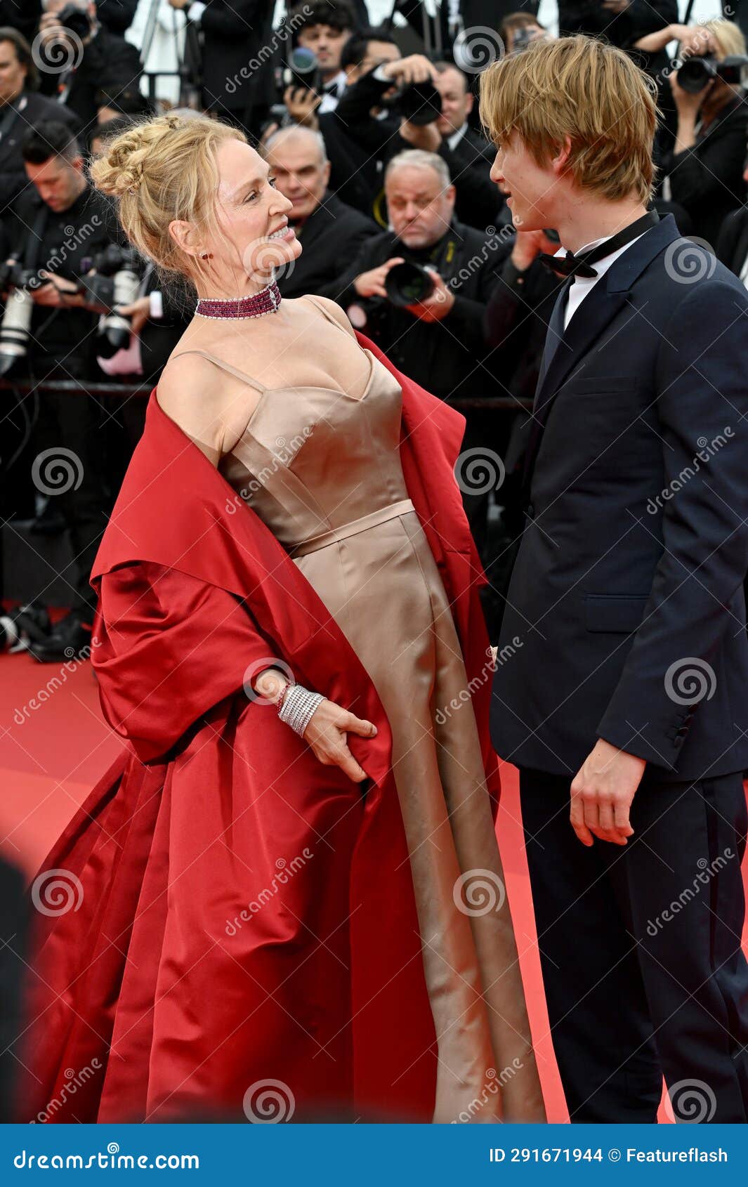 Uma Thurman and Levon Roan Thurman-Hawke Editorial Stock Image - Image