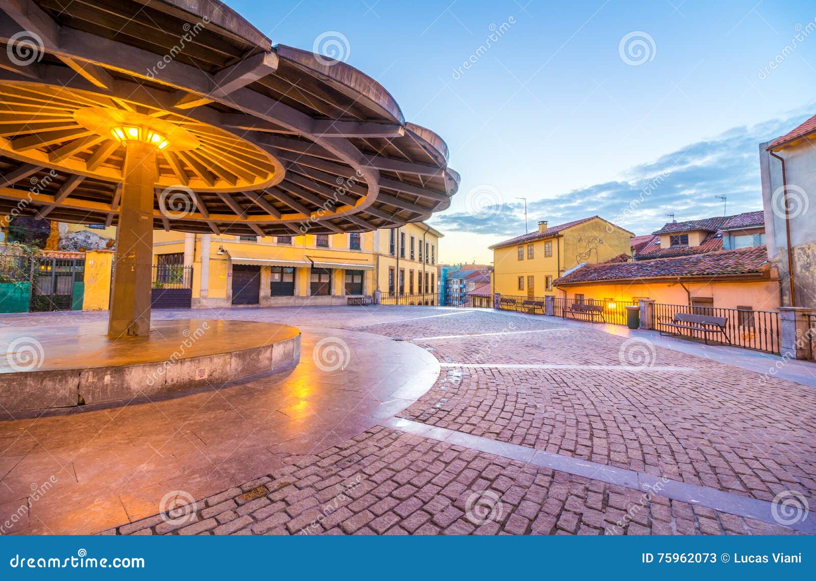 the umbrella square