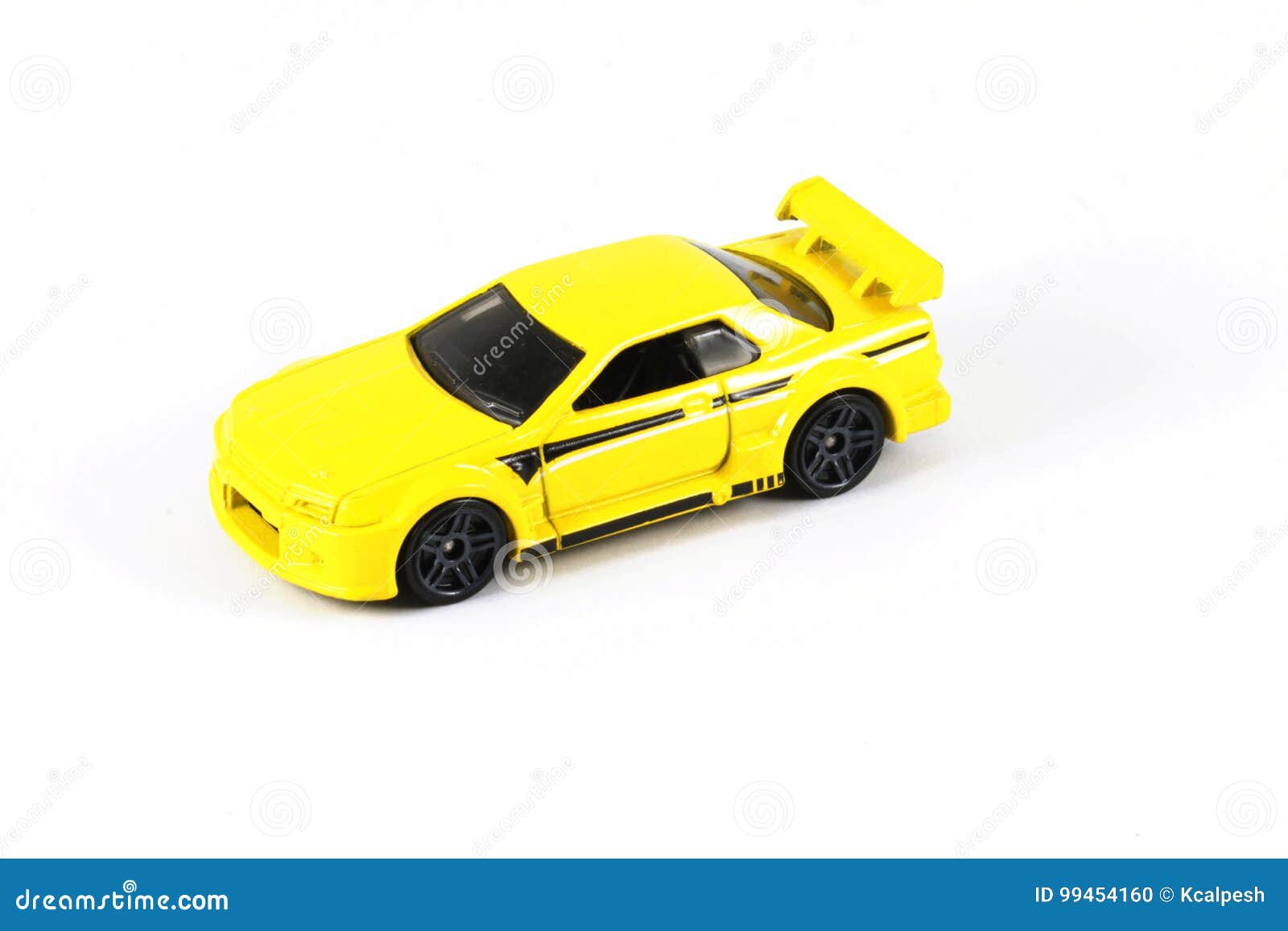 coche amarillo juguete